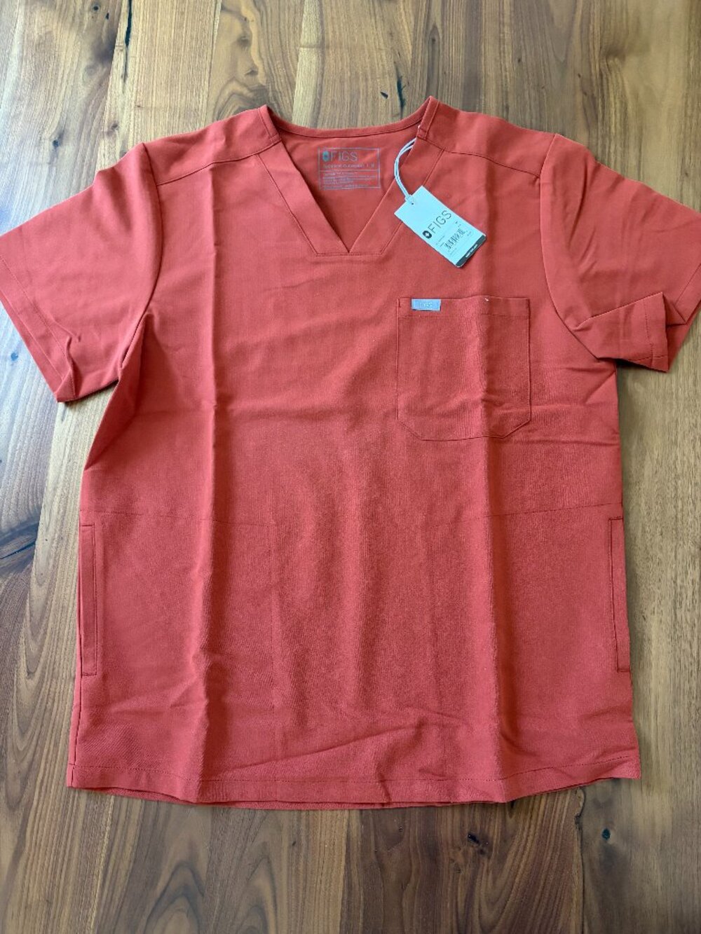 NWT FIGS Men's Scrub Set Medium - Auburn - Chisec Top & Cairo Cargo Pants